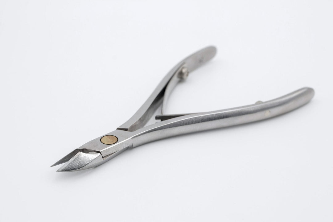 Olton Cuticle Nipper Premium M - 10mm jaw | U-tools